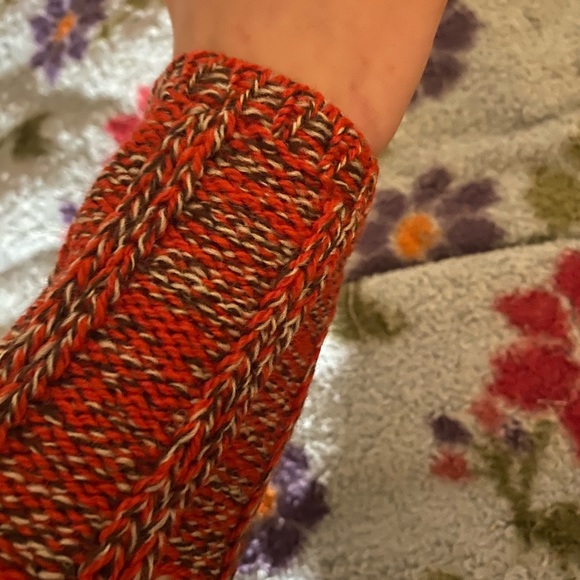 Cyril Cullen red white brown button down sweater - Picture 5 of 5